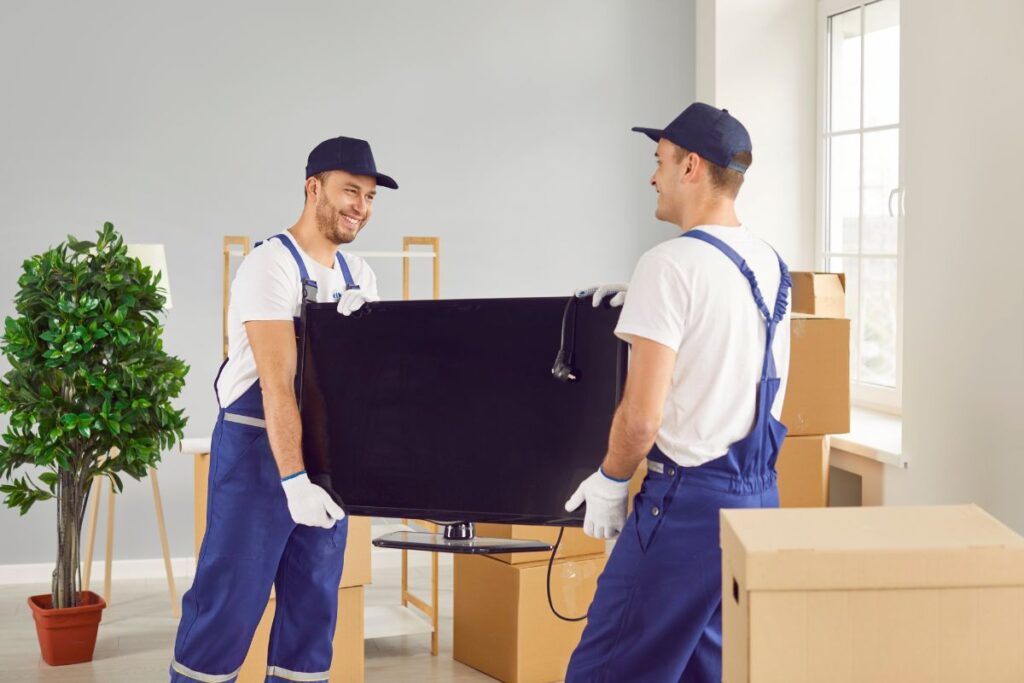 66d06ecb992a94ee13f6219b 66a2555ca93d5b877ba50d67 How20Pack20TV20Moving
